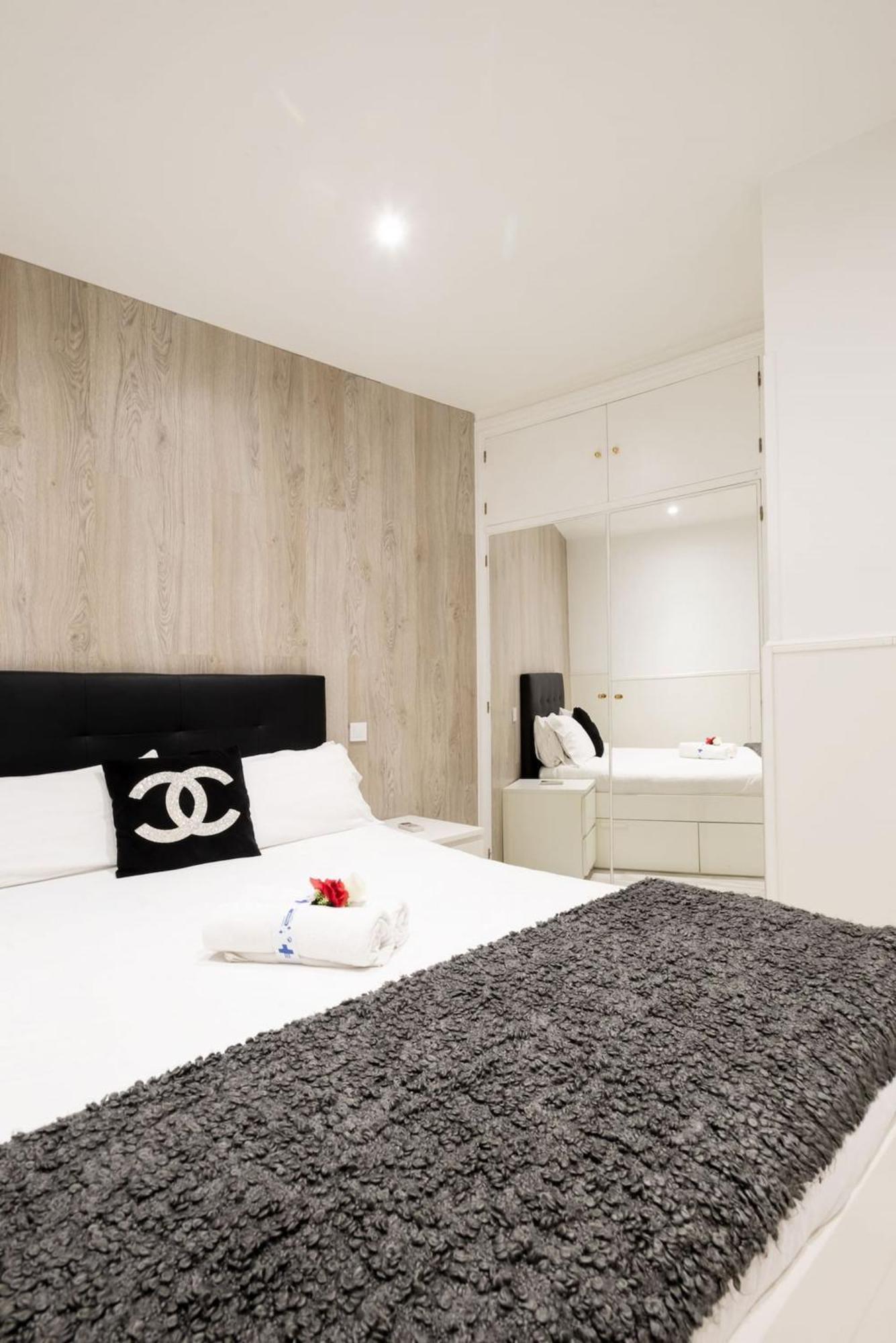 Apartamentos Day Madrid Tribunal Centro Gran Via Sol Eksteriør billede