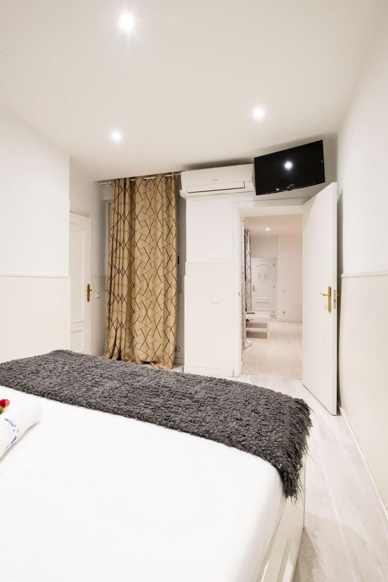 Apartamentos Day Madrid Tribunal Centro Gran Via Sol Eksteriør billede