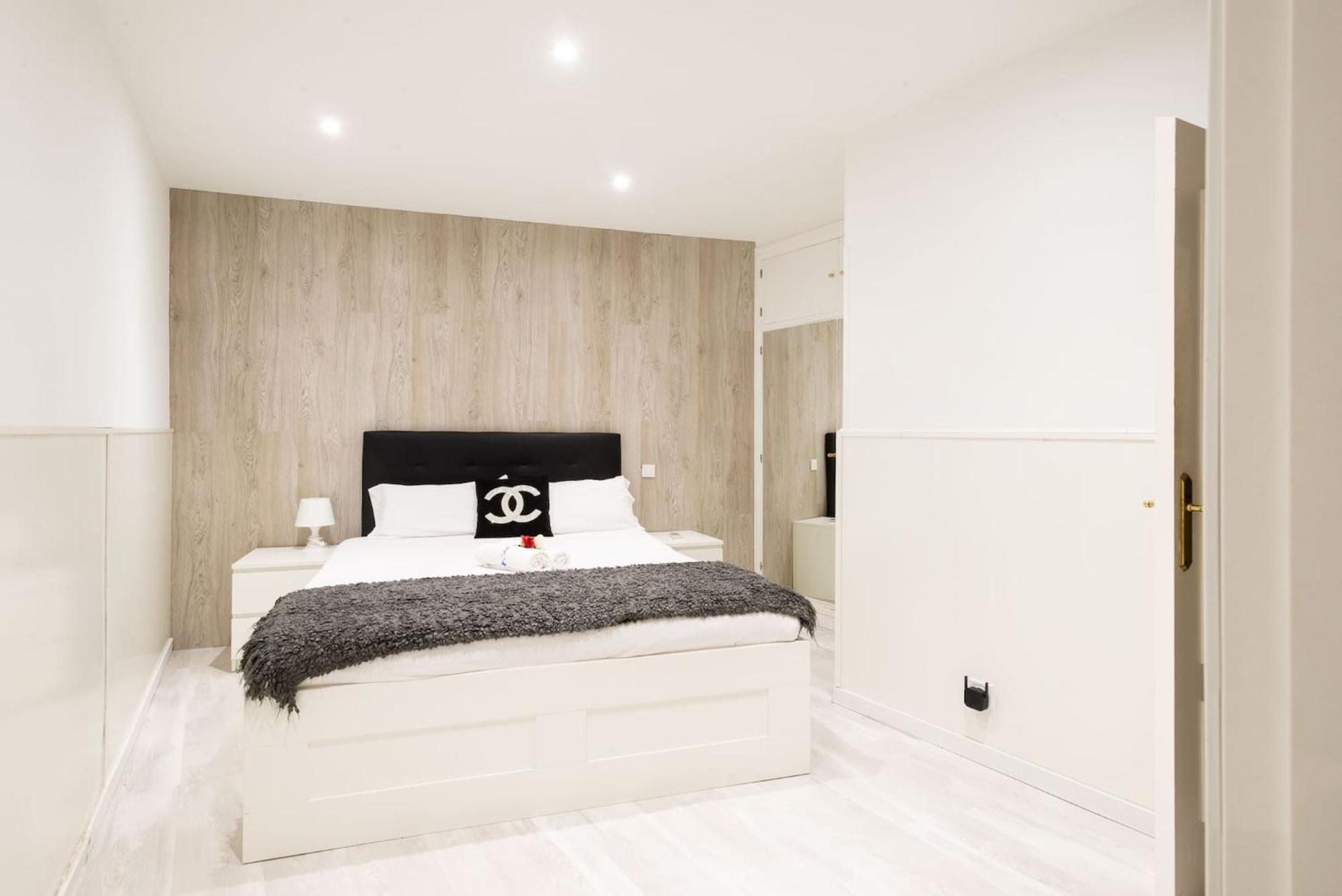 Apartamentos Day Madrid Tribunal Centro Gran Via Sol Eksteriør billede