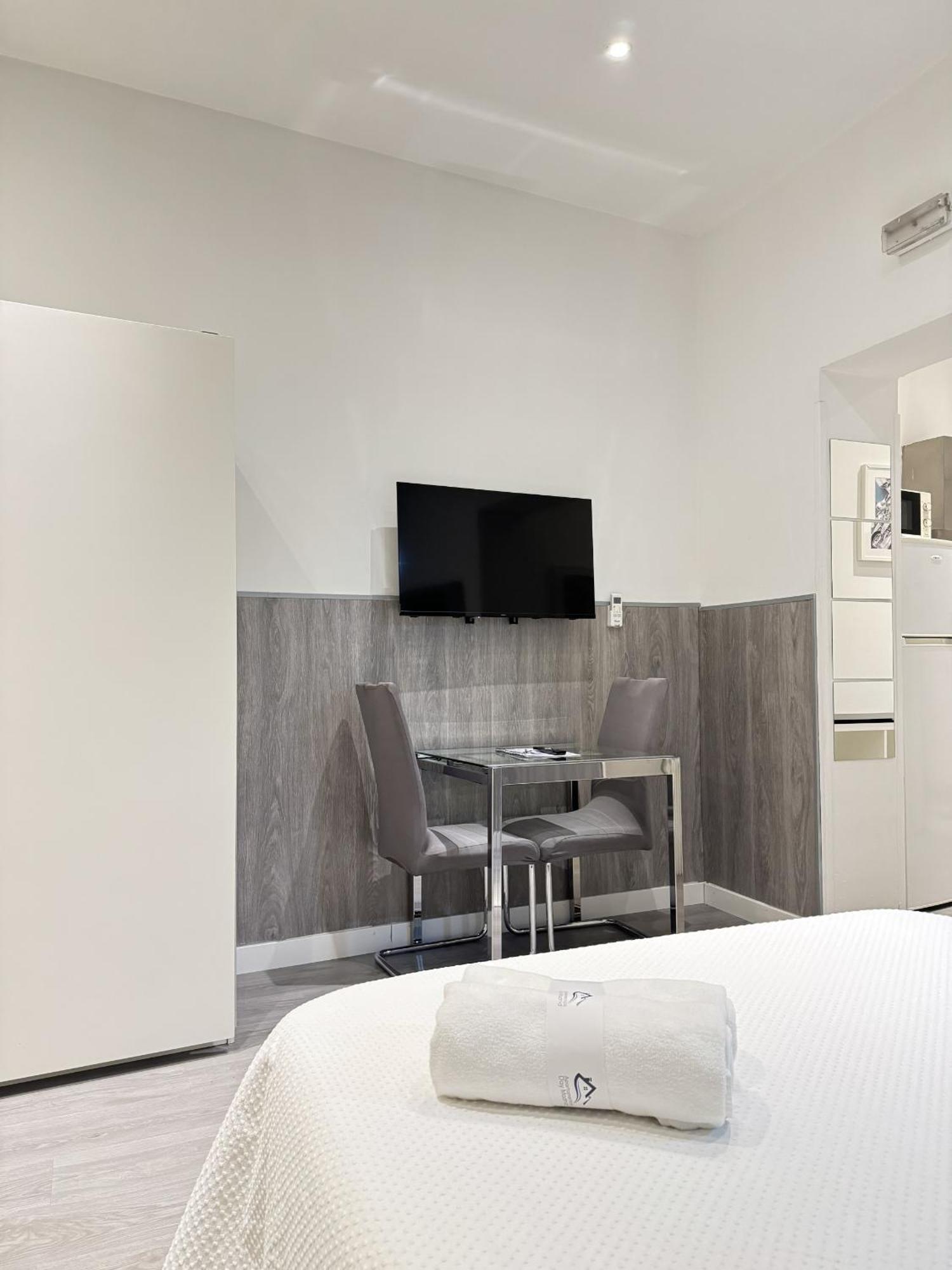 Apartamentos Day Madrid Tribunal Centro Gran Via Sol Eksteriør billede