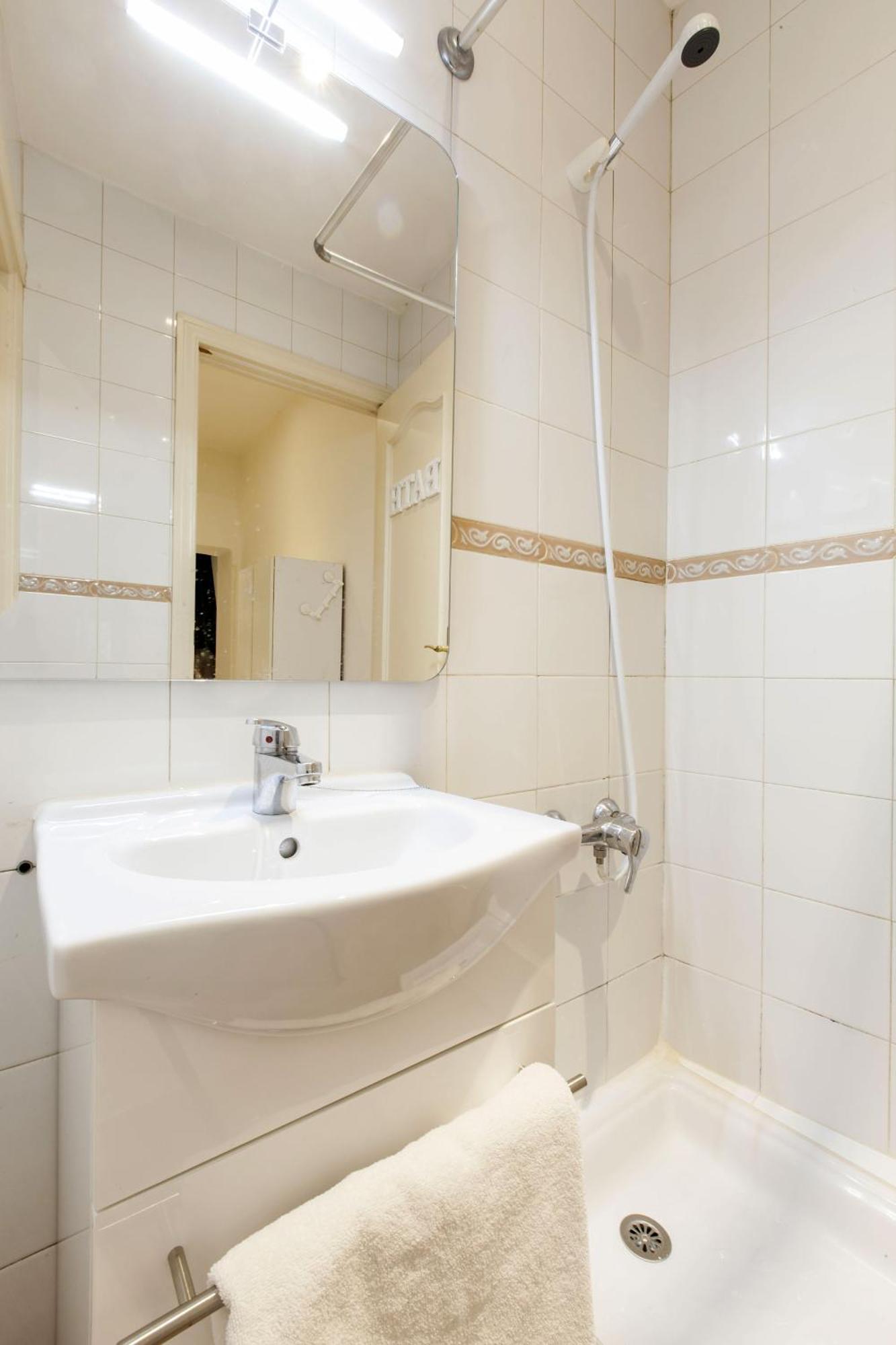Apartamentos Day Madrid Tribunal Centro Gran Via Sol Eksteriør billede
